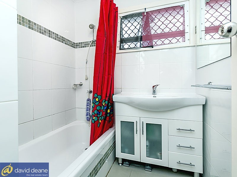 15 Lancaster St, Strathpine QLD 4500