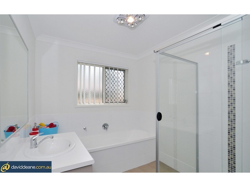 17 Adam Ct, Kallangur QLD 4503