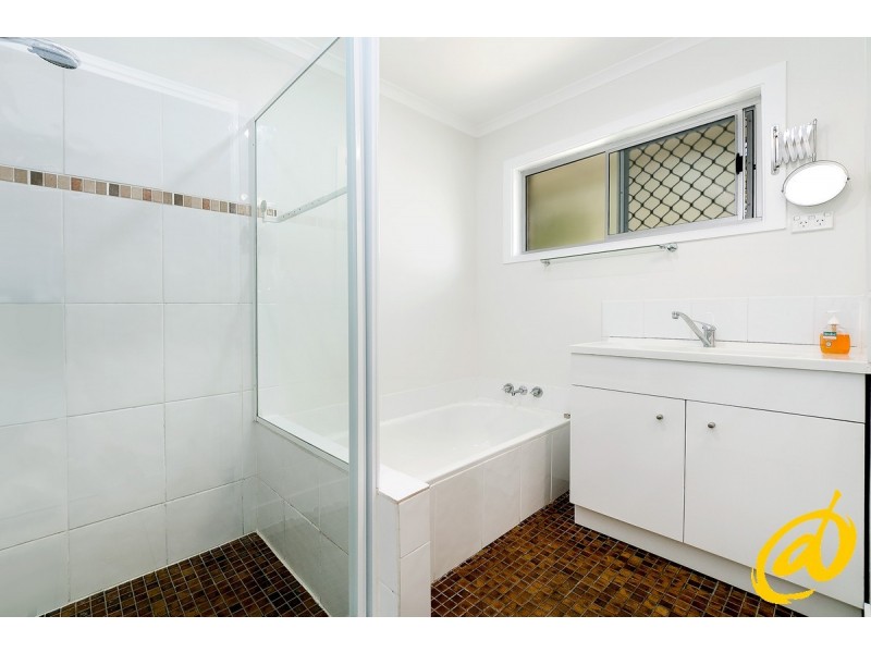 10 Illoura Street, Petrie QLD 4502