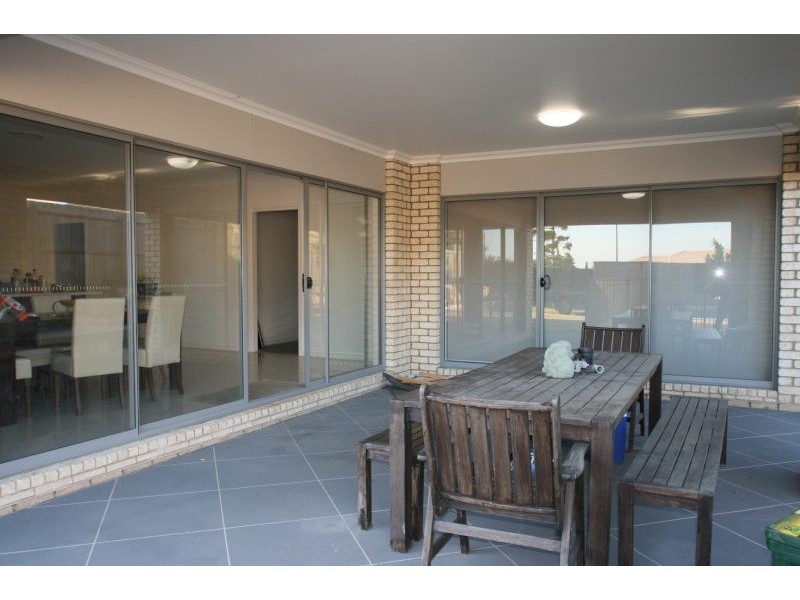 North Lakes QLD 4509