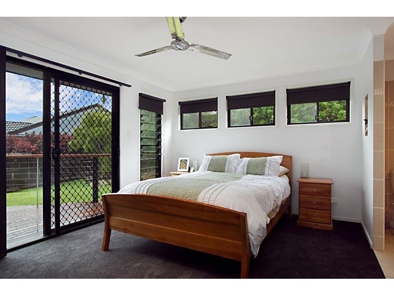 64 Affleck Ave, Petrie QLD 4502