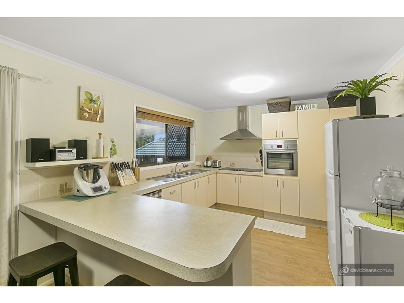 17 Deckle Road, Petrie QLD 4502