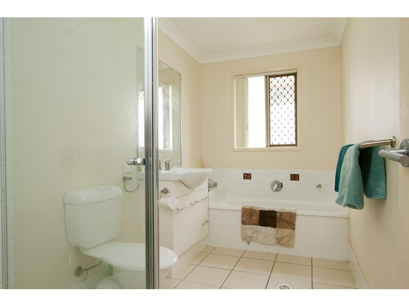 4 Mikaela Ct, Kallangur QLD 4503