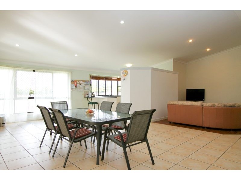 24 Paramount Drive, Warner QLD 4500