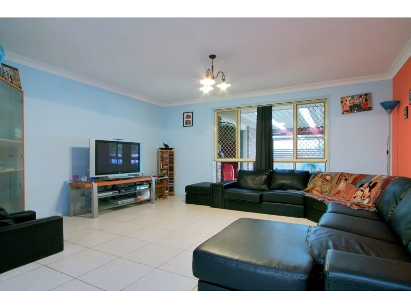 4 Mindi Ct, Cashmere QLD 4500