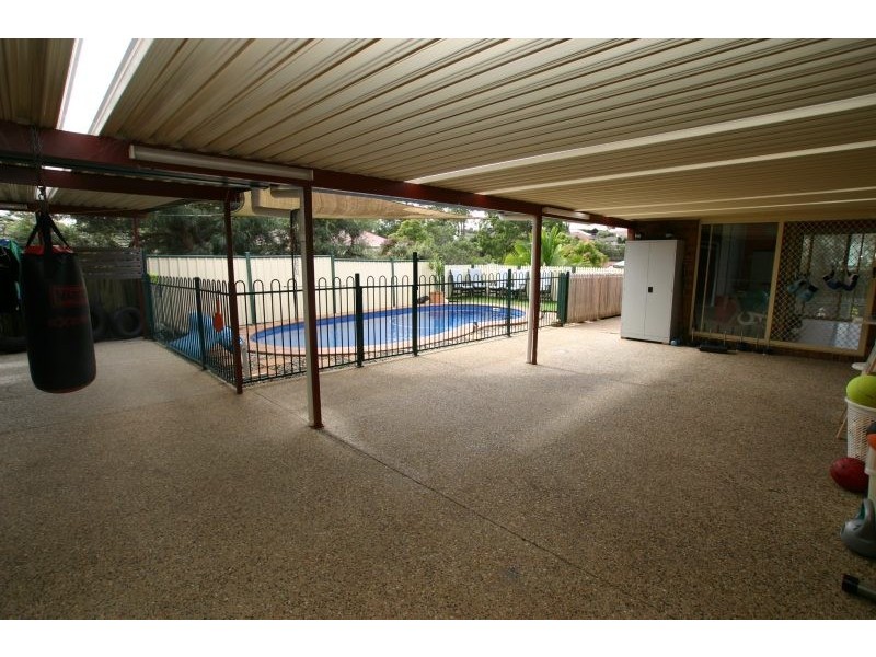4 Mindi Ct, Cashmere QLD 4500