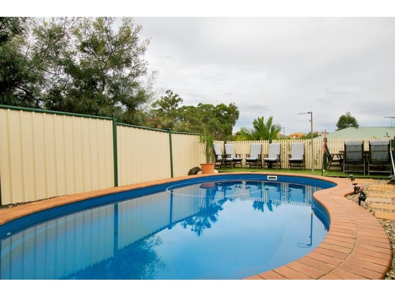 4 Mindi Ct, Cashmere QLD 4500
