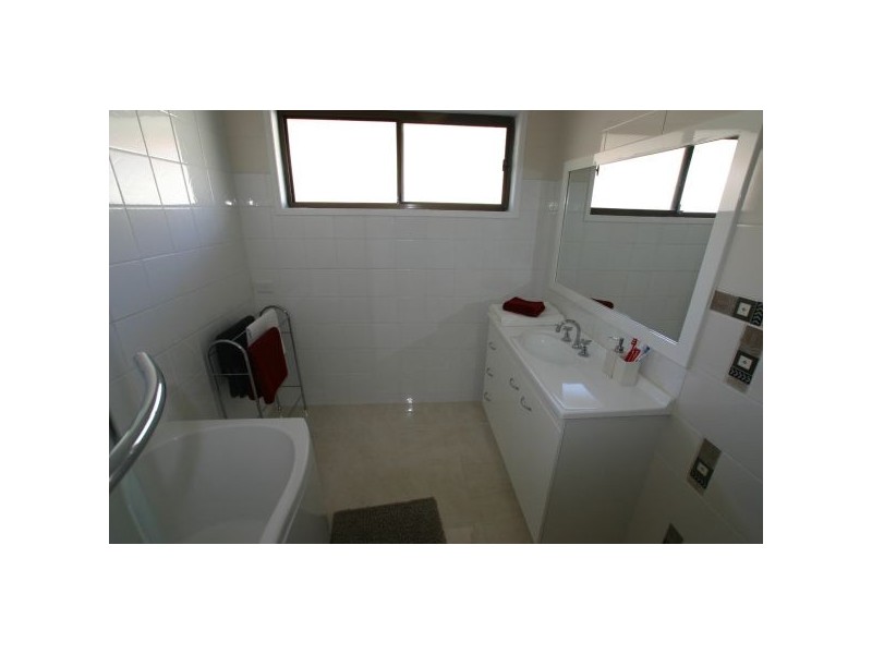 2 Faust St, Strathpine QLD 4500