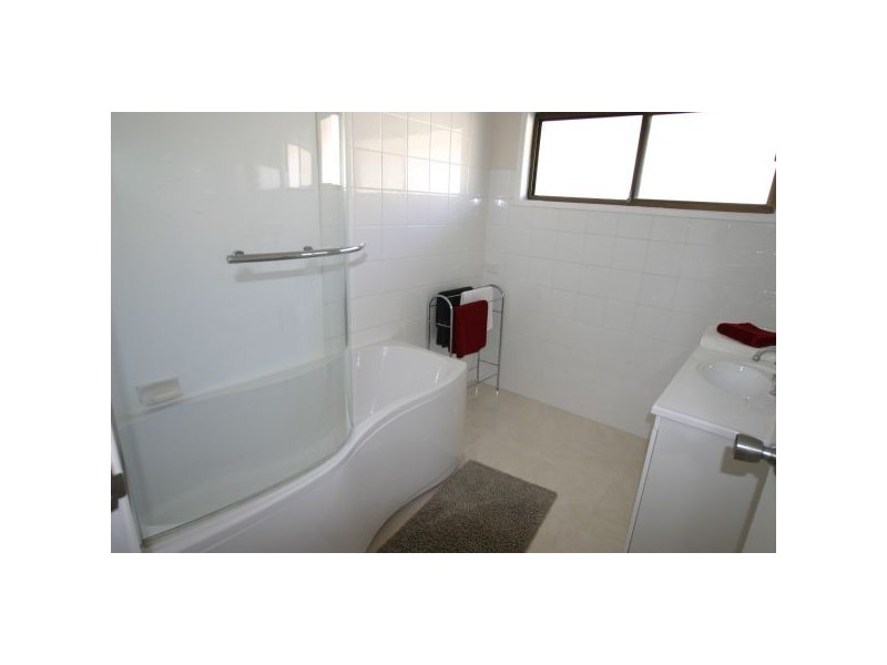 2 Faust St, Strathpine QLD 4500
