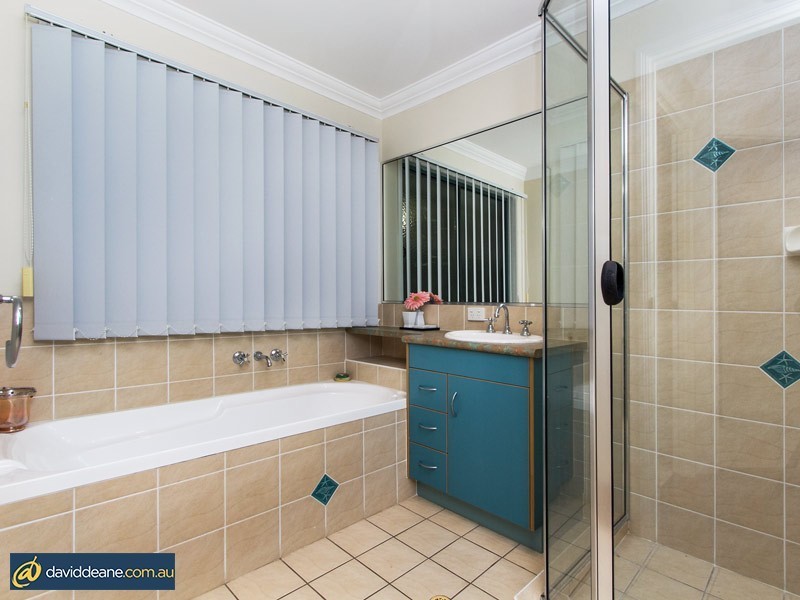 7 Midson St, Petrie QLD 4502