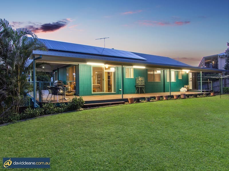 7 Midson St, Petrie QLD 4502