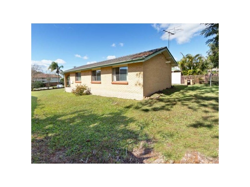 27 Lorraine Ct, Lawnton QLD 4501