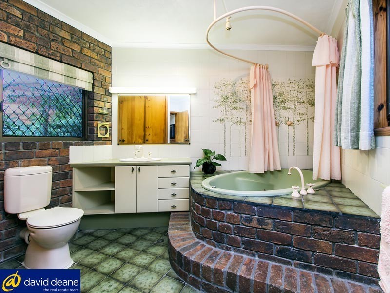 22 Whiteside Rd, Whiteside QLD 4503