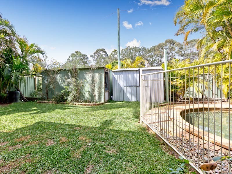 10 Clyde St, Kallangur QLD 4503