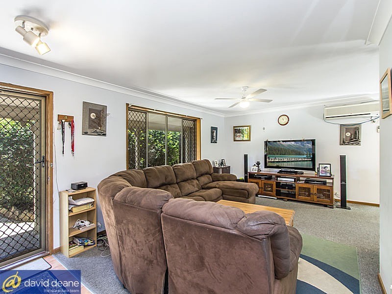 4 Dijon Ct, Petrie QLD 4502