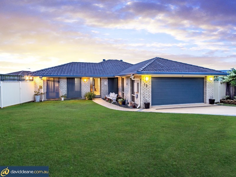12 Glenveagh Pl, Kallangur QLD 4503