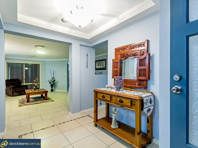 12 Glenveagh Pl, Kallangur QLD 4503