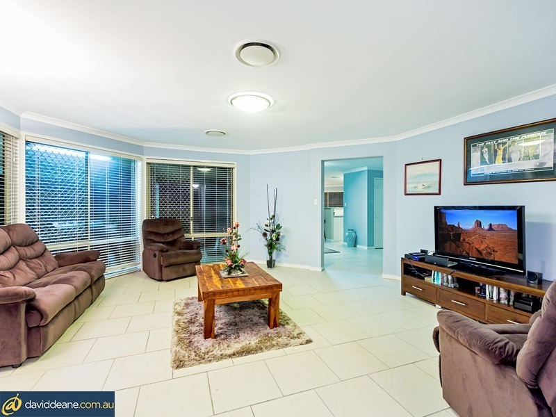 12 Glenveagh Pl, Kallangur QLD 4503