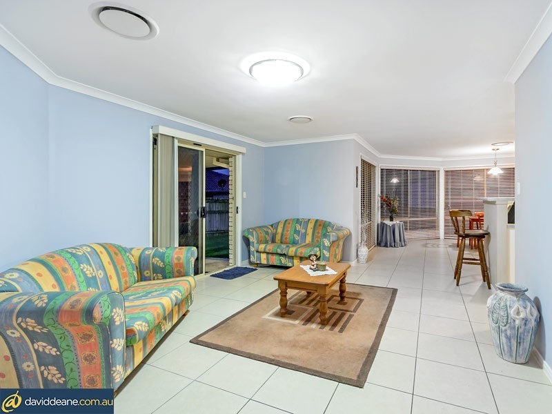 12 Glenveagh Pl, Kallangur QLD 4503