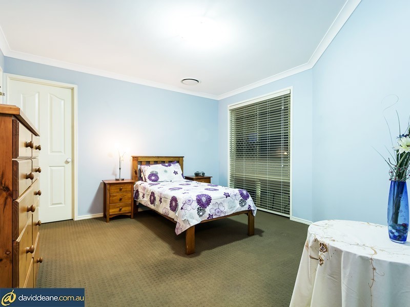 12 Glenveagh Pl, Kallangur QLD 4503