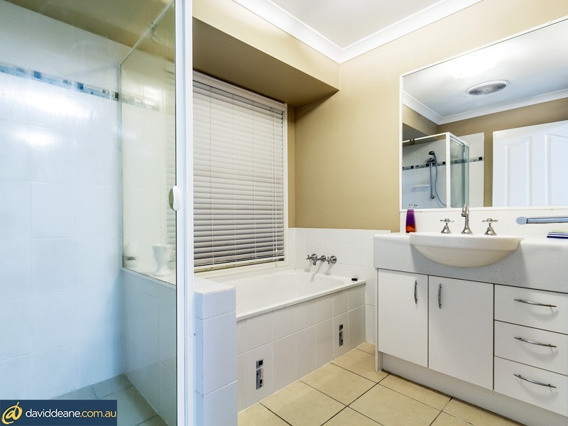 12 Glenveagh Pl, Kallangur QLD 4503