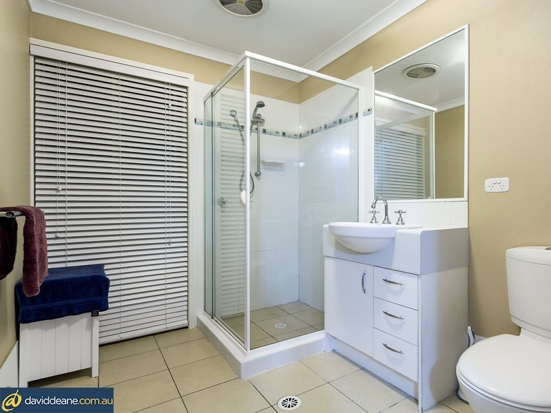 12 Glenveagh Pl, Kallangur QLD 4503