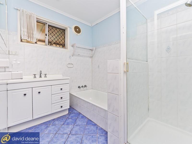 49 Dohles Rocks Rd, Kallangur QLD 4503