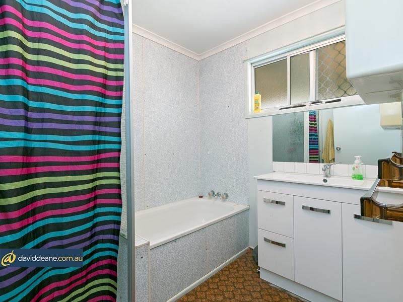 20 Woodlands Avenue, Petrie QLD 4502