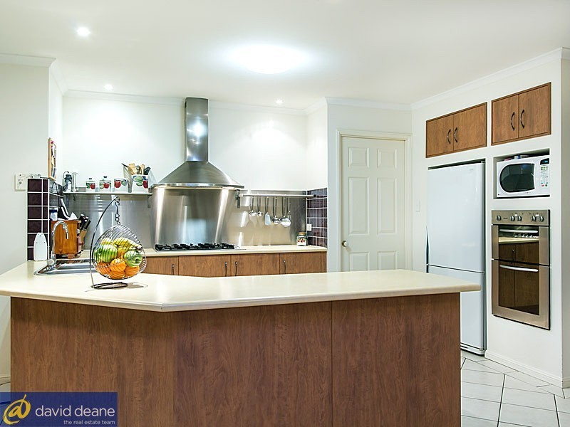 40 Hunter Cct, Petrie QLD 4502