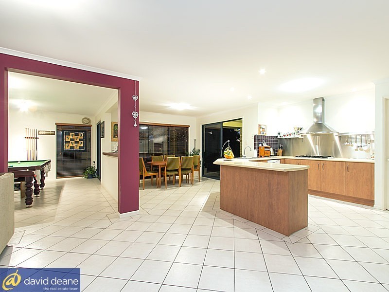 40 Hunter Cct, Petrie QLD 4502