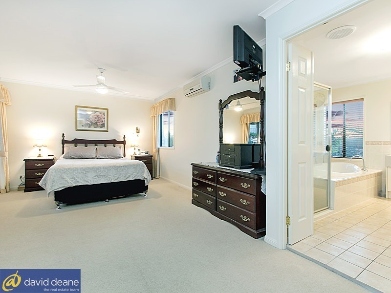 40 Hunter Cct, Petrie QLD 4502