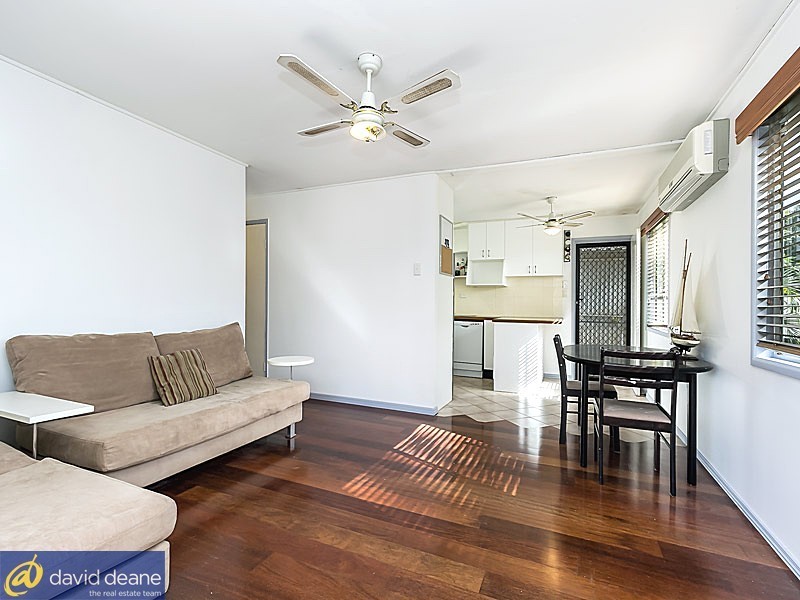 9 Lyndon St, Kallangur QLD 4503