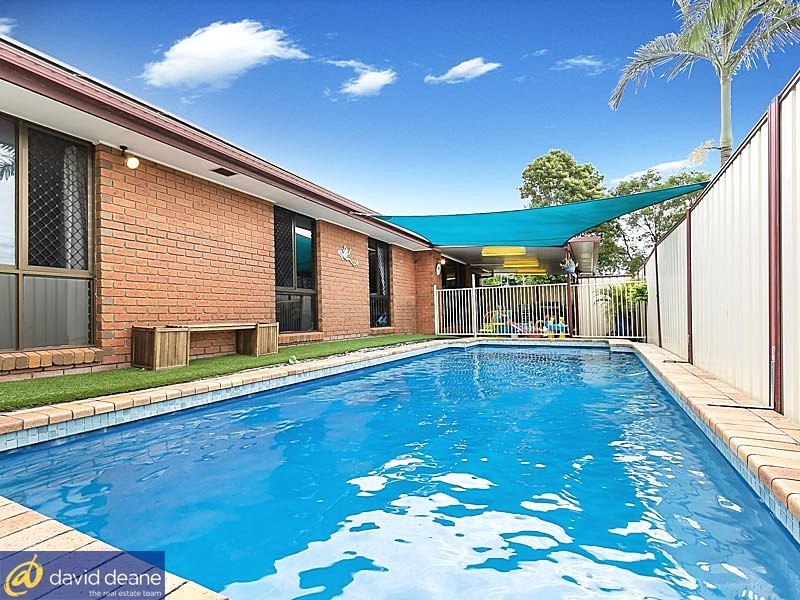 9 Voltaire Cres, Petrie QLD 4502