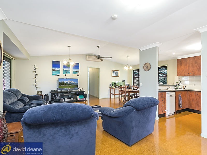 9 Voltaire Cres, Petrie QLD 4502