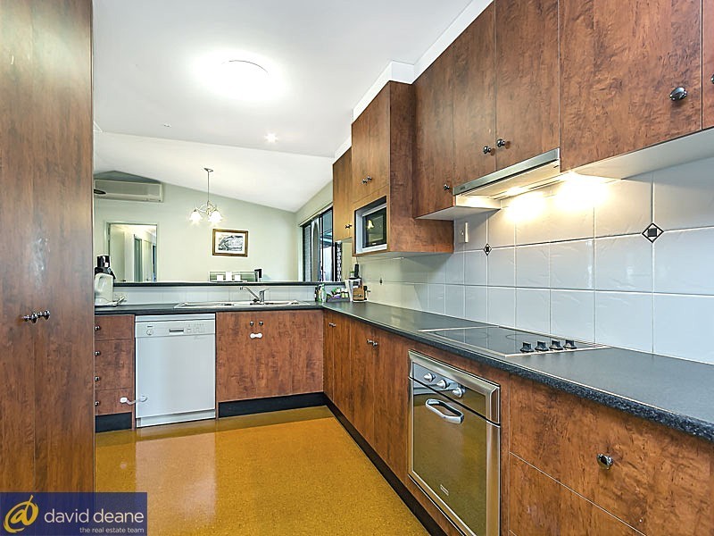 9 Voltaire Cres, Petrie QLD 4502