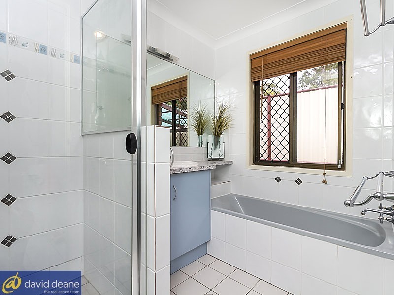 9 Voltaire Cres, Petrie QLD 4502