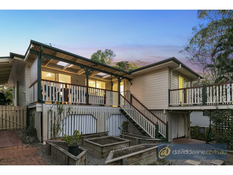 11 Frenchs Rd, Petrie QLD 4502