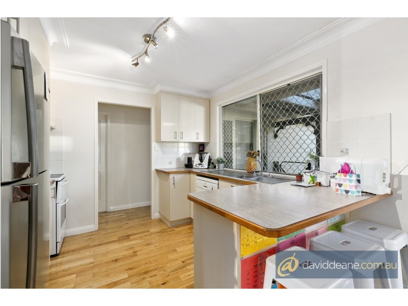 11 Frenchs Rd, Petrie QLD 4502