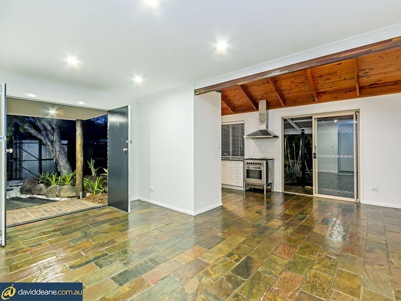 31 Constantia Dr, Petrie QLD 4502
