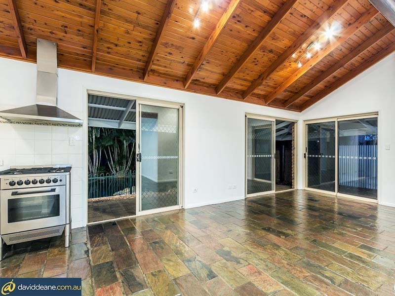 31 Constantia Dr, Petrie QLD 4502