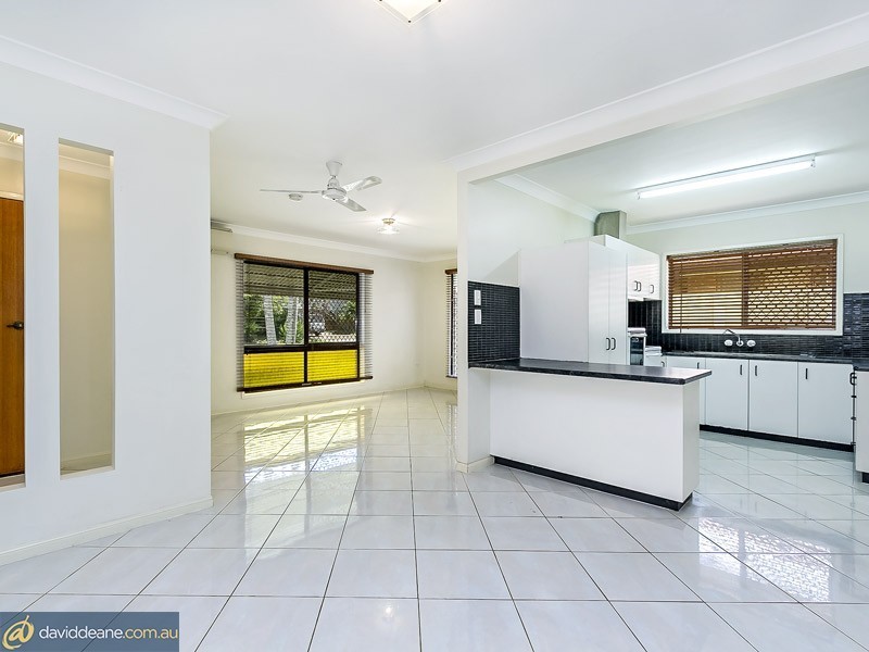 6 Lorraine Ct, Lawnton QLD 4501