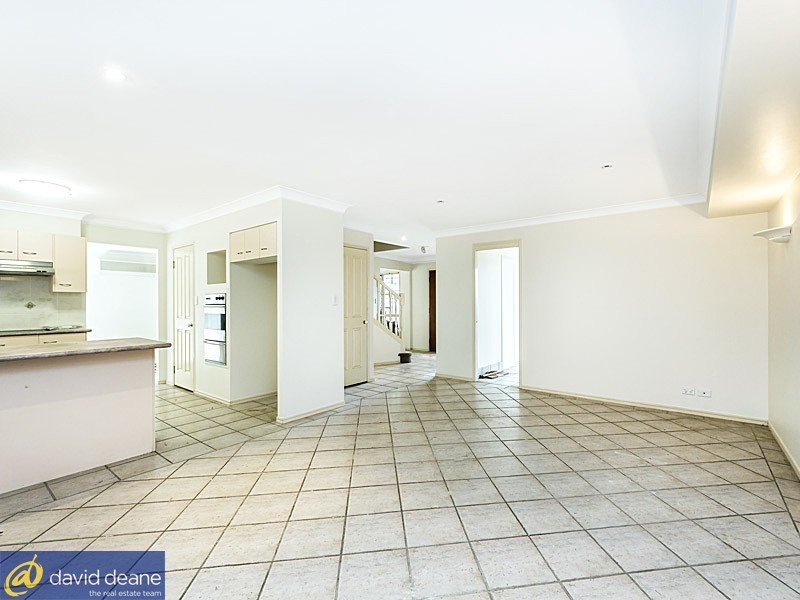 8 Ritchie Ct, Petrie QLD 4502