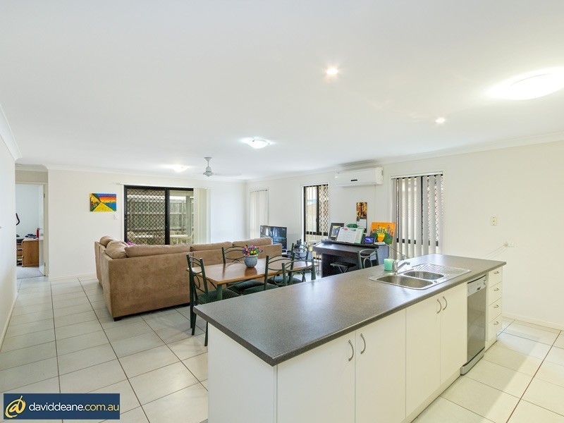 1/14 and 2/14 Oakwood Road, Warner QLD 4500