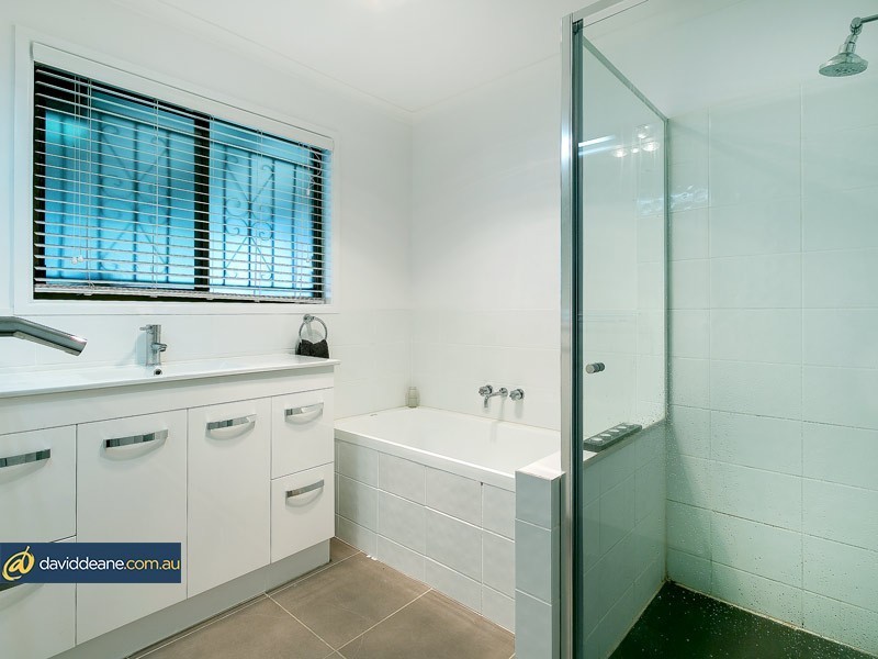 5 Guards Street, Bray Park QLD 4500