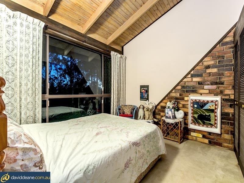 63 Whiteside Rd, Whiteside QLD 4503