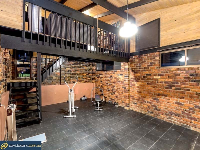 63 Whiteside Rd, Whiteside QLD 4503