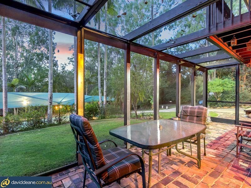 63 Whiteside Rd, Whiteside QLD 4503