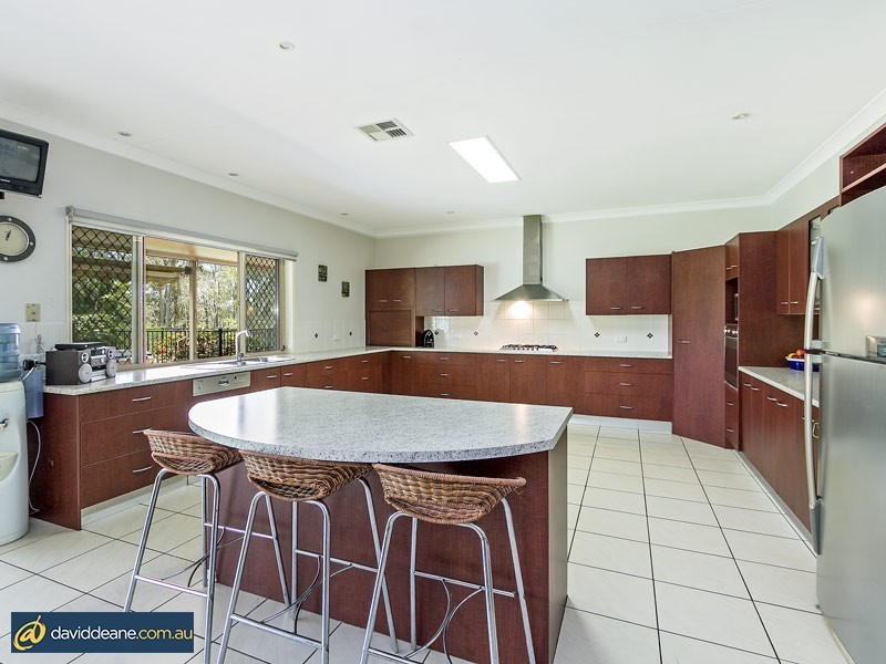 61 Whiteside Rd, Whiteside QLD 4503