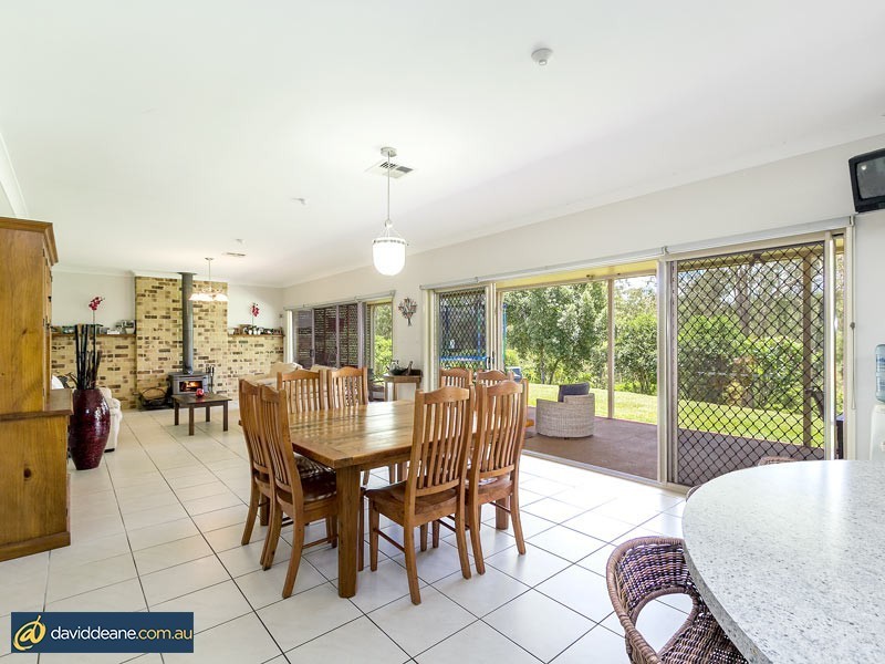61 Whiteside Rd, Whiteside QLD 4503