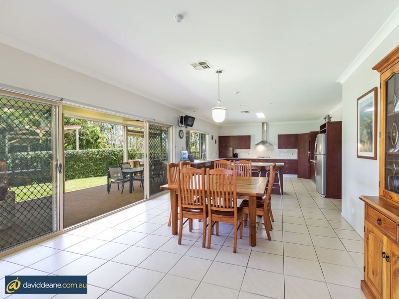 61 Whiteside Rd, Whiteside QLD 4503